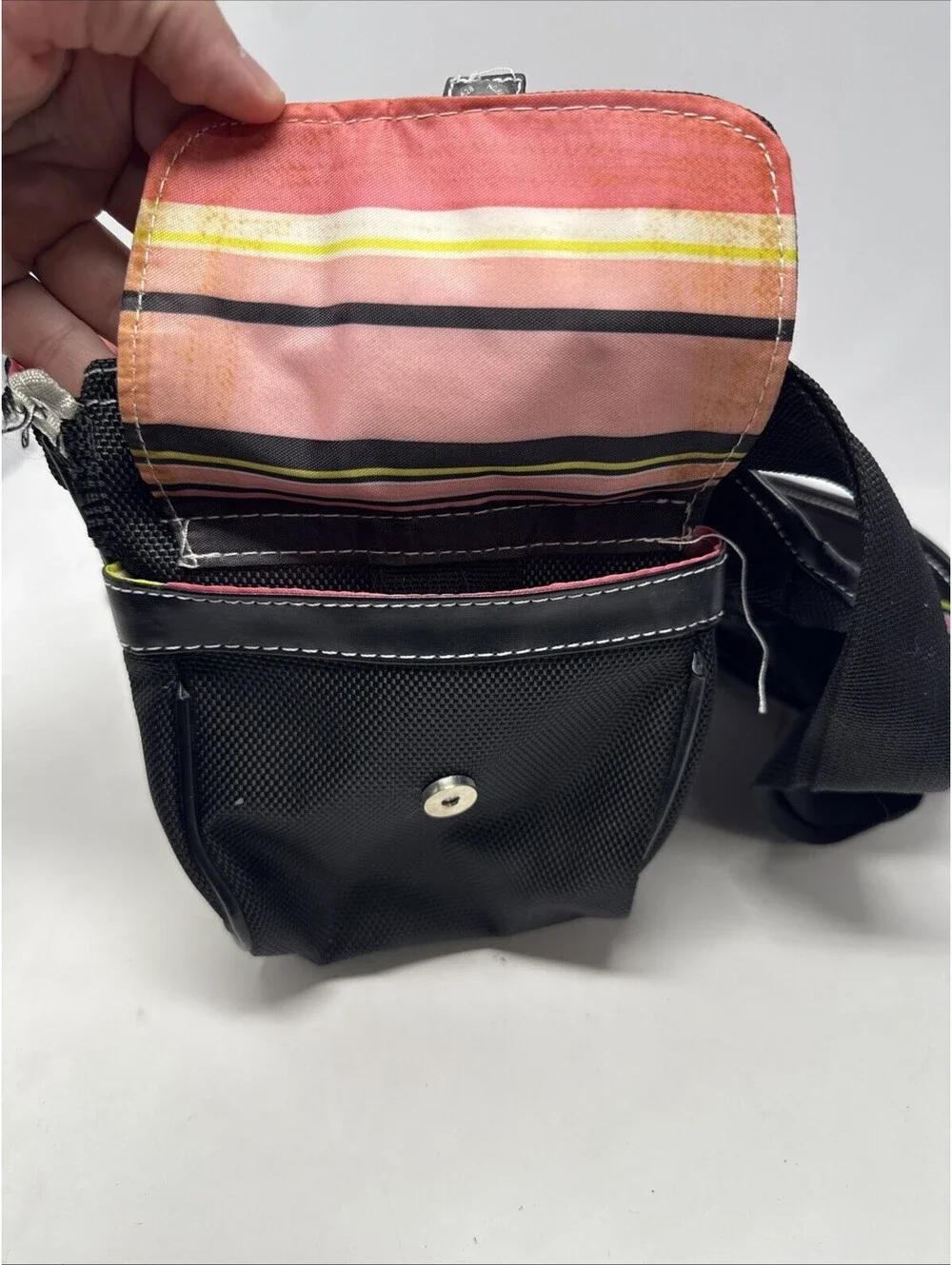 VITURI Black Camera Bag Case with Pink Striped Interior & Divider